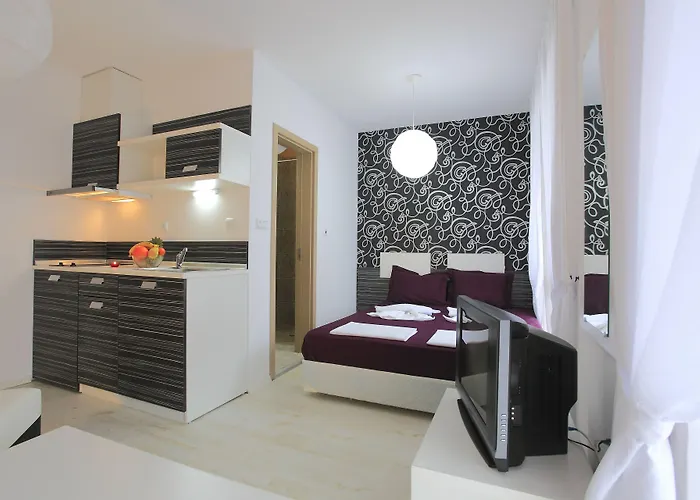 Hotel Rainbow 3 Club