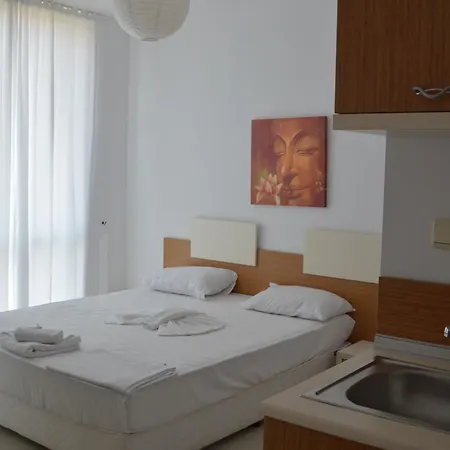 Rainbow 3 Club 3* סאני ביץ'