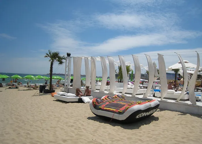 Hotel Rainbow 3 Club